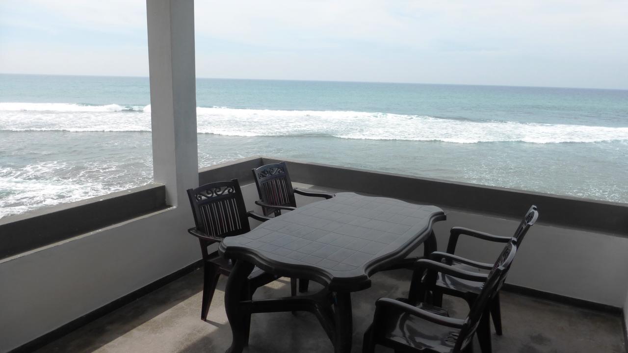 Ocean Reef Hotel Hikkaduwa Exterior foto